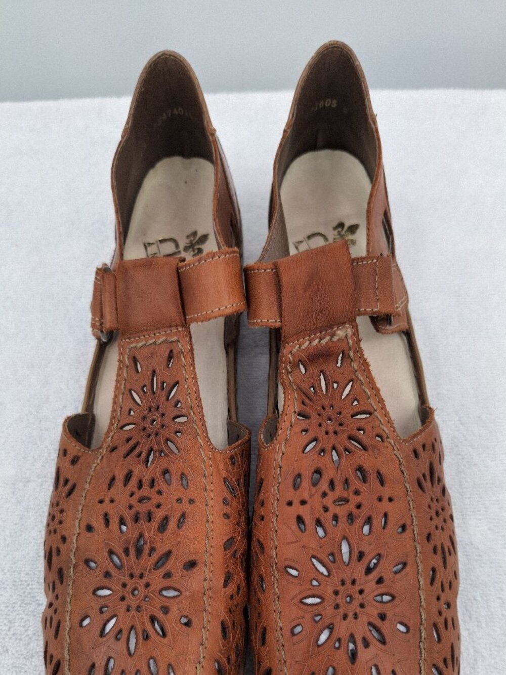 Rieker Shoes Womens 41 Anti-Stress Floral Cut Mary Jane T-Strap Brown Leather - Picture 3 of 16